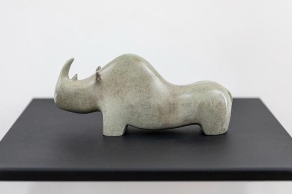 "Rhino" bronze patine gris clair